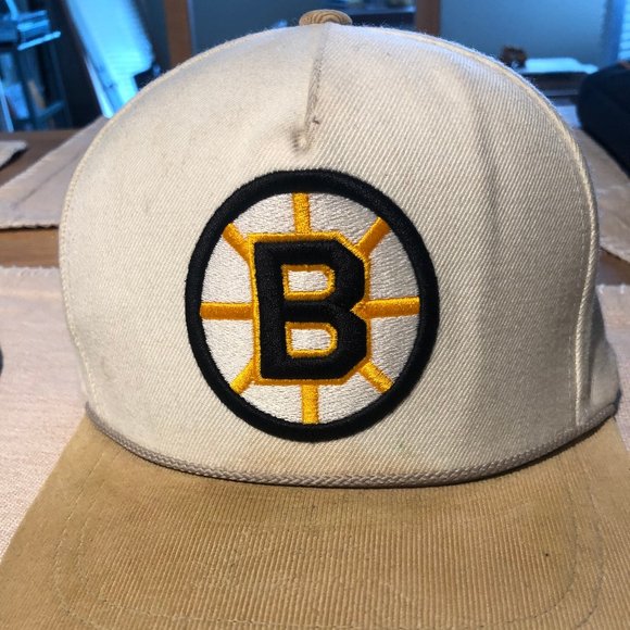 Mitchell & Ness Other - Mitchell & Ness Boston Bruins hat